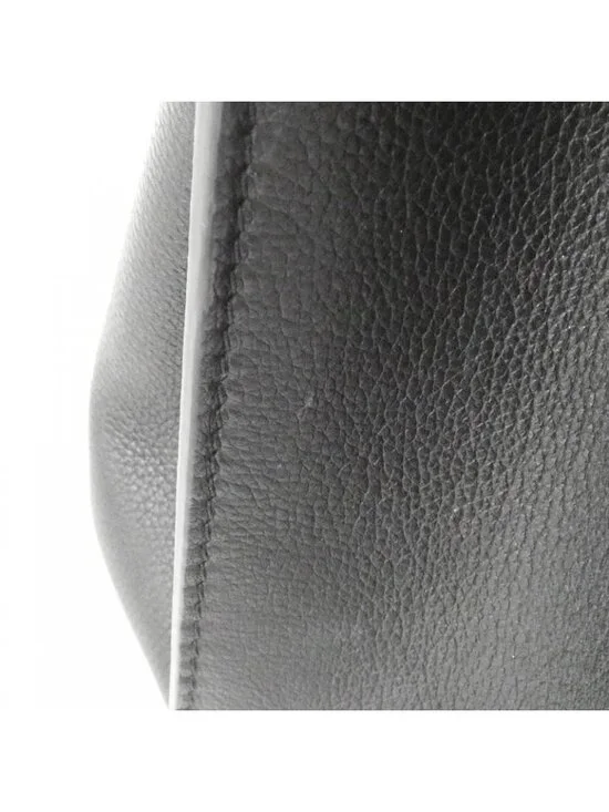 Louis Vuitton Lockme Bag - Picture 6 of 9